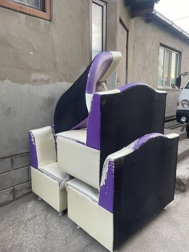 домашнее кресло: Продаю кухонный уголок, требуется ремонт обшивка Размер 2,5/2,5 Все — 1