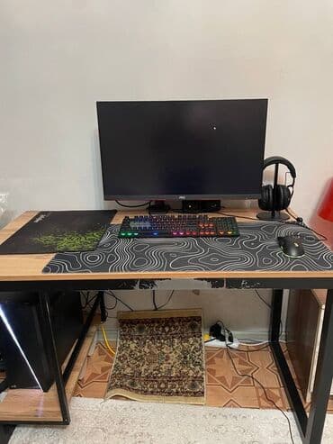 Игровой компьютерный сетап отдаю вместе со столом монитор брал за