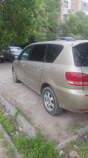 kia clarus: Toyota Avensis Verso: 2001 г., 2 л, Автомат, Бензин, Минивэн — 2