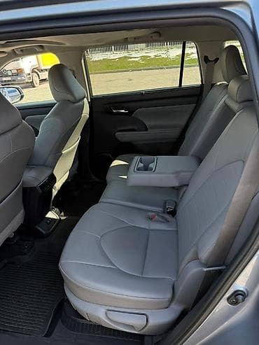 step: Toyota Highlander: 2020 г., 2.5 л, Автомат, Бензин, Кроссовер — 7