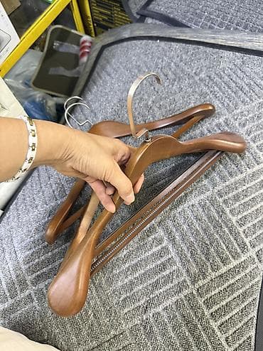 декоративные украшения: Плечики для одежды Вешалки для одежды Плечики деревянные Для одежды — 1