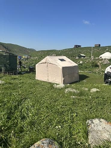 плаш палатка: Просторная кемпинговая палатка домиком (бежевого цвета)надувная от 6-8 — 1