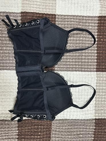 бюстгальтеры бюстье: Черный кружевной бюстье-топ с корсетным эффектом. - Модель — 2