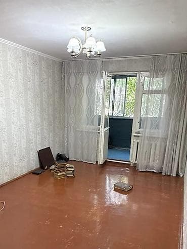 1 комната, 32 м², 104 серия, 1 этаж, Старый ремонт