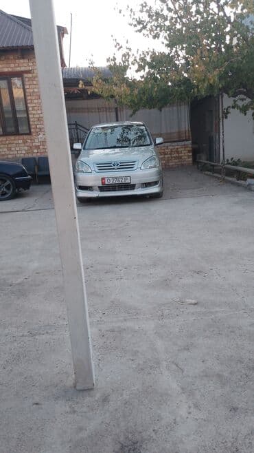 Toyota Ipsum: 2003 г., 2.4 л, Автомат, Бензин, Минивэн