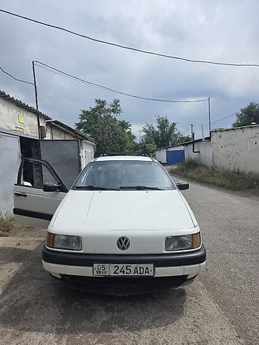 geely monjaro: Volkswagen Passat Variant: 1990 г., Механика, Универсал — 2