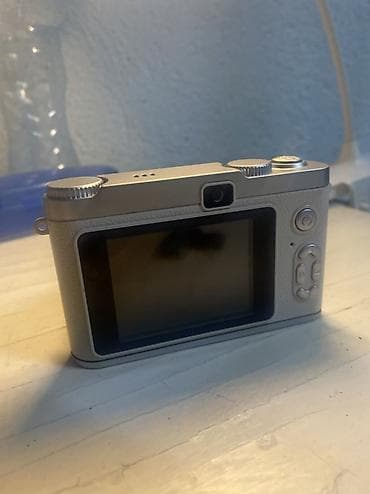 apple iphone 4 32gb: Компактная цифровая камера с фикс‑объективом - Металлический корпус в — 2