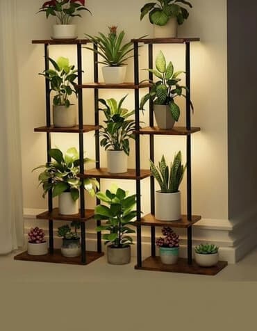 Многоуровневый стеллаж для растений и декора в индустриальном стиле