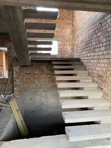 дом двух этажный: Бетон тепкичи Жеке менчик үй үчүн, Кепилдиги, Тепкичтин формасы: Көп марштуу, Стиль: Классикалык — 1