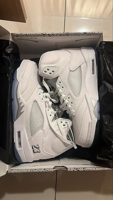 leopard 5: Мужские кроссовки, 42, Air Jordan, Новый, цвет - Белый, Платная доставка — 1