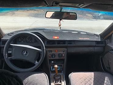 мерс 118: Mercedes-Benz E-Class: 1989 г., 2 л, Механика, Бензин, Седан — 7
