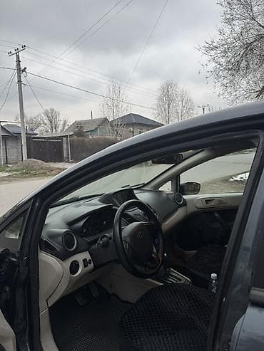 golf v: Ford Fiesta: 2011 г., 1.5 л, Вариатор, Бензин, Седан — 9