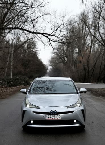 продаю в связи переездом: Toyota Prius: 2020 г., 1.8 л, Автомат, Гибрид, Хэтчбэк — 3