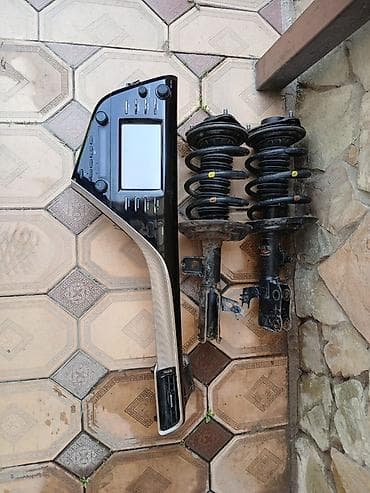 обмен на саб: Передний амортизатор Toyota Б/у — 1