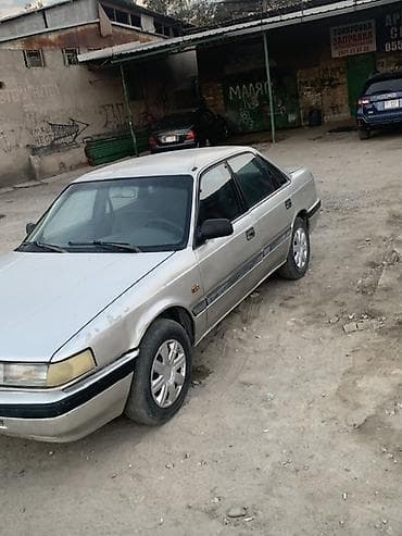 Mazda 626: 1988 г., 2 л, Механика, Бензин, Седан