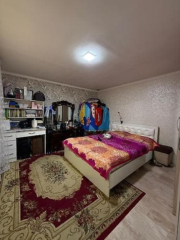 сдаю аренду: Продаётся двухэтажный кирпичный дом с участком и хозяйственными — 9