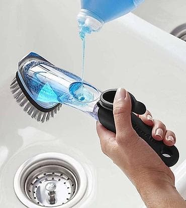 Набор бытовой техники и аксессуаров для дома: 1) Щётка-дозатор для
