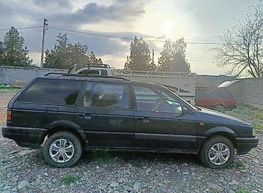 болушу: Volkswagen Passat: 1990 г., Универсал — 4