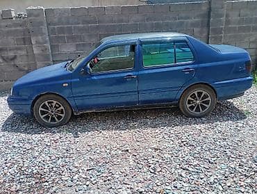 күзгүлөр: Volkswagen Vento: 1997 г., Седан — 2