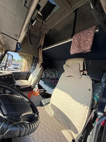 daf 480: Тягач, Volvo, 2008 г., Тентованный — 10