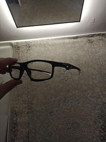 Продаю очки для красоты состояние новые, имееться оправа для очков с