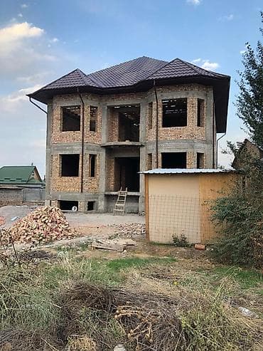 кирпичный гараж: Продается кирпичный дом в стадии строительства . квадрат по 700$ — 1