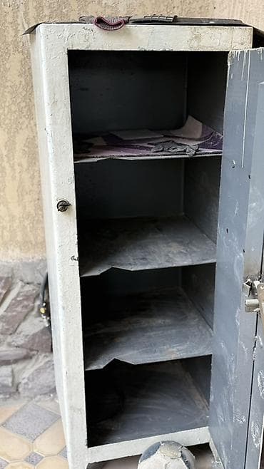 стол витрина: Шкаф для инструментов, В наличии — 2