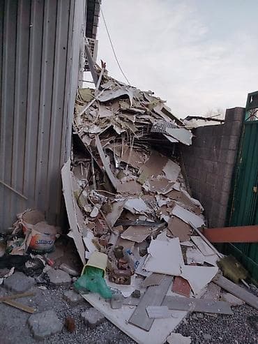 вынос строительный мусор: Вывоз строительного мусора и демонтаж - Профессиональный вывоз — 4