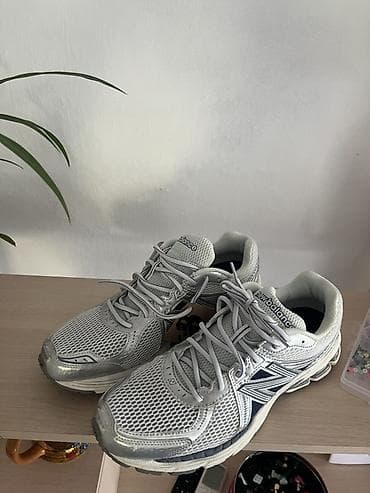 кызыл бел: Эркектердин кроссовкасы, 47, New Balance, Жаңы, түсү - Күмүш, Өзү алып кетүү — 3