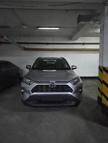 Toyota RAV4: 2021 г., 2.5 л, Автомат, Бензин, Кроссовер