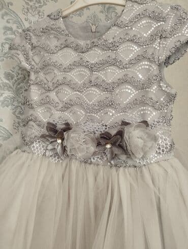 прокат национальных костюмов для детей: Нарядное платье для девочки на 4-6лет, одета один раз . Качество — 3