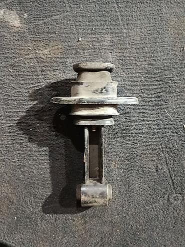 зажим амортизатора: Опорная подушка амортизатора Hyundai 2013 г., Оригинал — 2