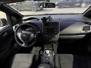 ниссан лиф 2011: Nissan Leaf: 2013 г., Электромобиль, Хэтчбэк — 6