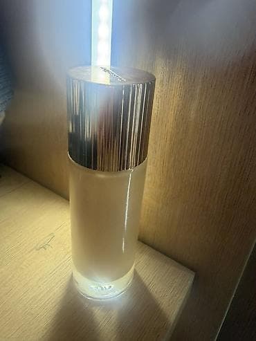 буржуа тоналка: 1)Консилер Hourglass Vanish Airbrush Concealer, оттенок Crème, брала — 5