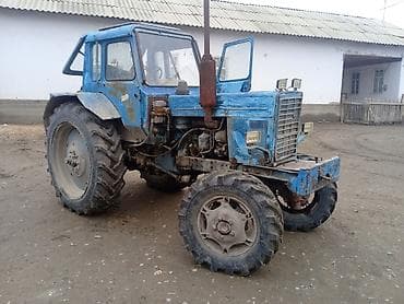 Трактор колесный, с кабиной, с передним ведущим мостом (4x4). Синий