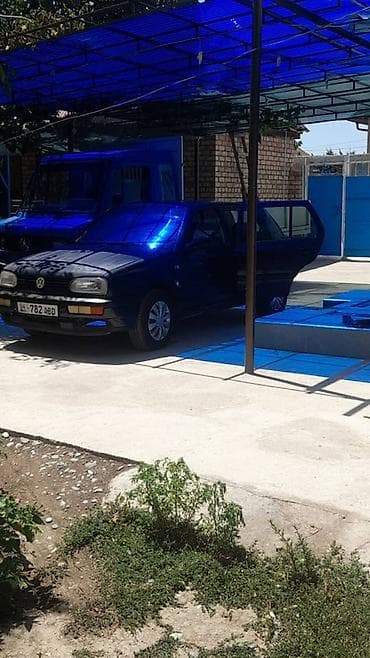 унаа бишкек авторынок: Volkswagen Golf: 1994 г., 1.6 л, Кол менен иштөөчү, Бензин, Хетчбек — 5
