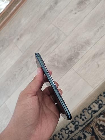 купить айфон 5 с: IPhone 11 Pro, цвет Midnight Green. Компактный корпус из матового — 2