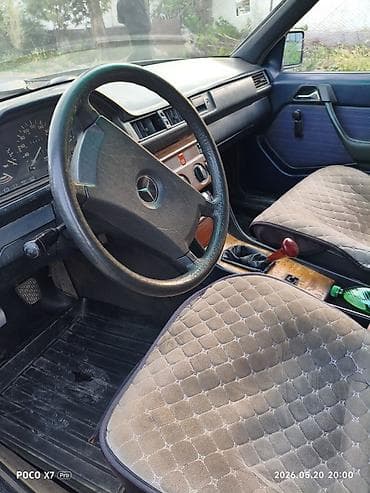 e53 x5: Mercedes-Benz W124: 1989 г., 2 л, Механика, Бензин, Седан — 4