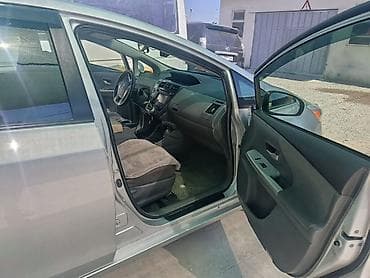 Транспорт: Toyota Prius V: 2014 г., Автомат, Гибрид, Универсал — 6
