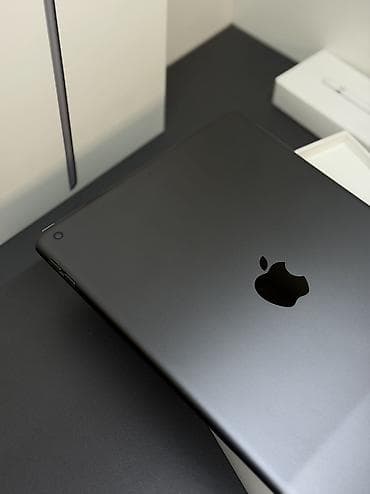 Планшеты: Планшет, Apple, память 64 ГБ, 9" - 10", Wi-Fi, Б/у, Классический цвет - Черный — 2