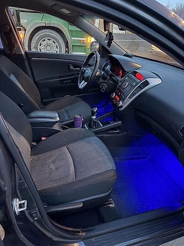 авто накитки: Kia Ceed: 2012 г., 1.6 л, Механика, Бензин, Хэтчбэк — 6