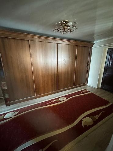 Недвижимость: Сдаётся 2 этажный особняк. в центре города ОШ. Дом быта. налоговый — 10