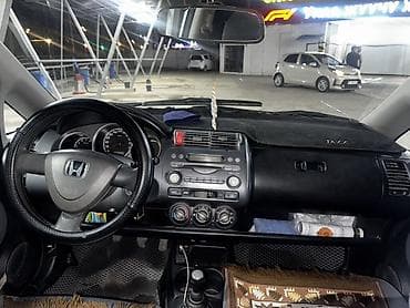 rav 4 2003: Honda Jazz: 2002 г., 1.4 л, Автомат, Бензин, Хэтчбэк — 10