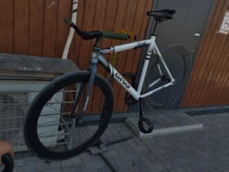 срочно продаю в связи с переездом: Шоссейный велосипед, Рама M (156 - 178 см), Б/у — 2