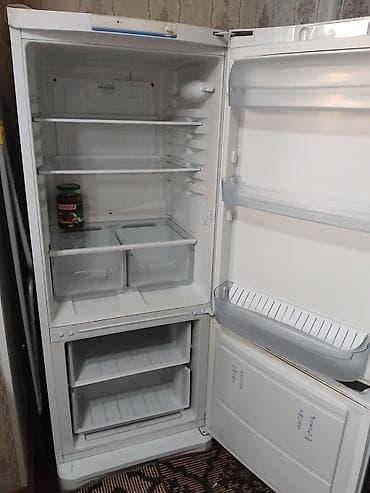 деспенсер для воды: Холодильник Indesit, Двухкамерный — 2