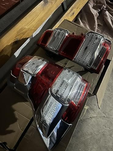 Задние фонари для автомобиля Toyota Land Cruiser Prado. Выполнены в