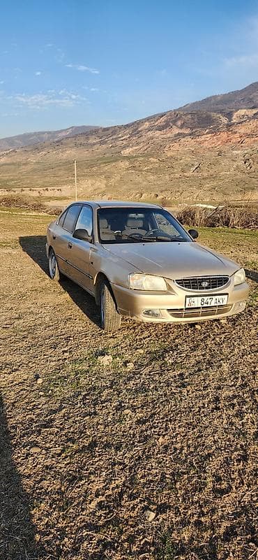 kia clarus: Hyundai Accent: 2000 г., Механика, Бензин, Седан — 5