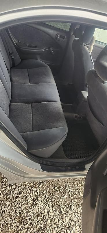 bcd com kg 2022: Toyota Avensis: 1999 г., 1.8 л, Механика, Бензин, Седан — 5