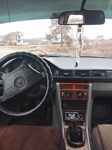 машина мерс с: Mercedes-Benz W124: 1993 г., 2.2 л, Механика, Бензин, Седан — 5