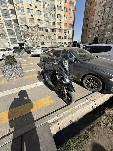 super soco tc: Скутер/мопед городской, черный цвет. Характеристики и оснащение: - — 1